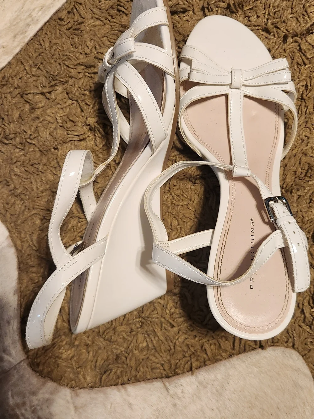 Predictions White Strappy T-Strap Sandals - White